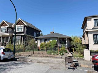 Photo 2: 453 E 61ST Avenue in Vancouver: South Vancouver House for sale (Vancouver East)  : MLS®# R2571730