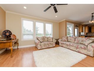 Photo 9: 6842 198B Street in Langley: Willoughby Heights House for sale : MLS®# R2083808