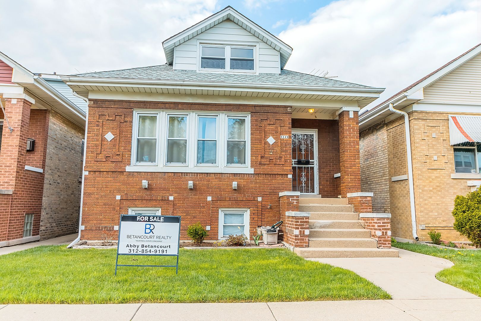 Main Photo: 5118 W Barry Avenue in Chicago: CHI - Belmont Cragin Residential for sale ()  : MLS®# 10840202