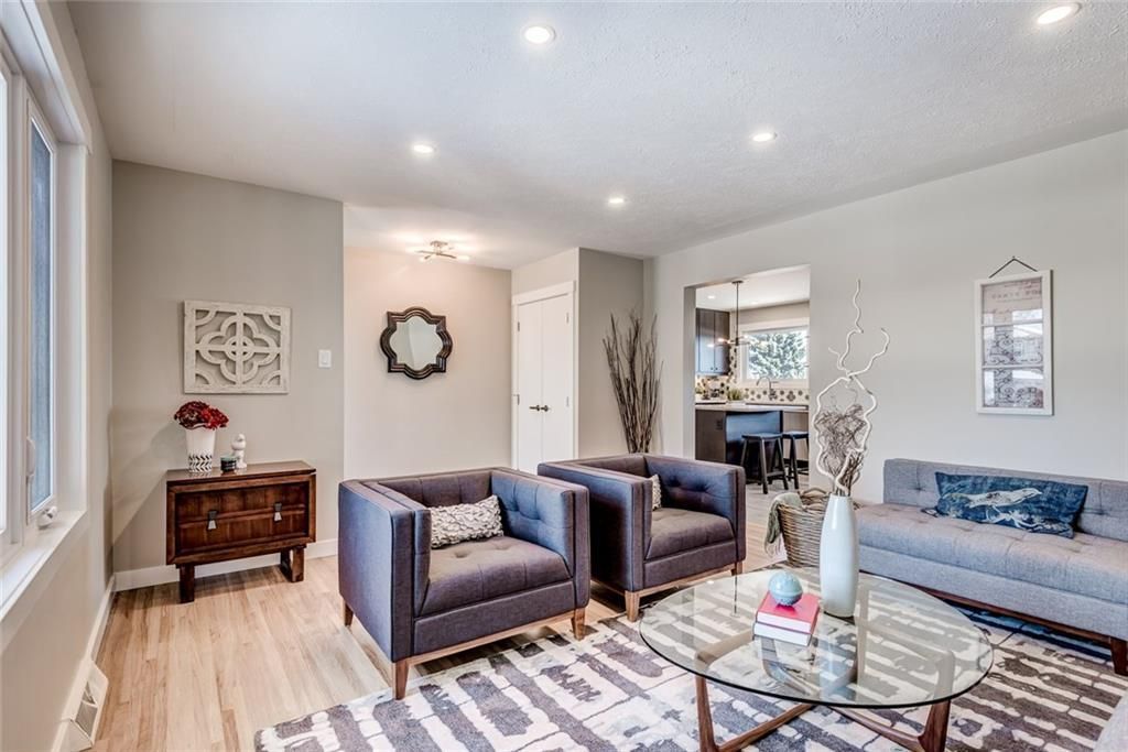 Main Photo: 7412 FARRELL Road SE in Calgary: Fairview Detached for sale : MLS®# A1161905
