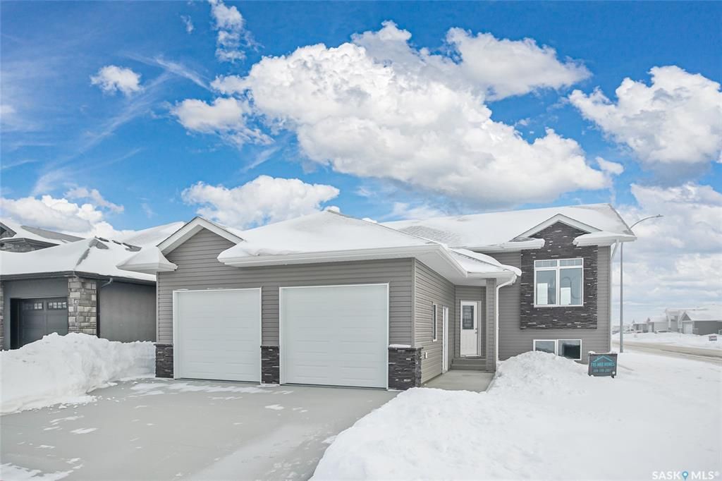 Main Photo: 602 Miller Way in Warman: Residential for sale : MLS®# SK917574