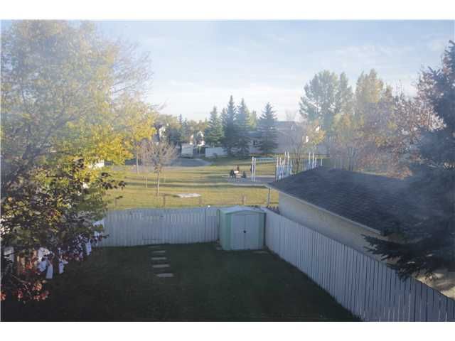 Photo 19: Photos: 279 MARTINDALE Boulevard NE in Calgary: Martindale Residential Detached Single Family for sale : MLS®# C3639230