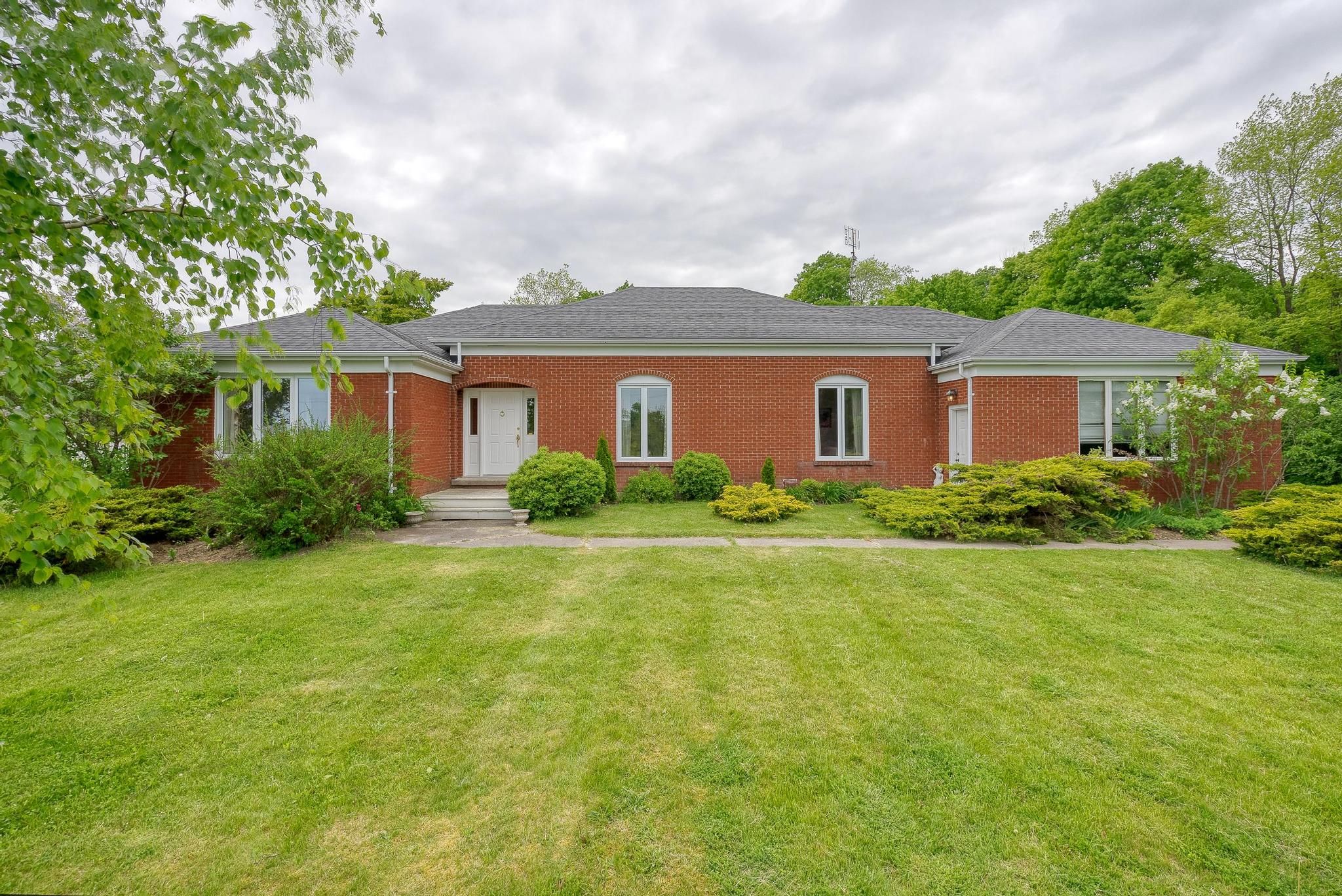 Main Photo: 44 Skye Valley Drive in Cobourg: House for sale : MLS®# X5752633