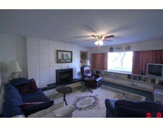 Photo 2: 9360 CARLETON Street in Chilliwack: Chilliwack E Young-Yale Duplex for sale : MLS®# H2801916