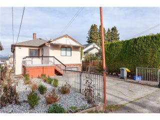 Photo 15: 3030 E 17th Av in Vancouver East: Renfrew Heights House for sale : MLS®# V1101377