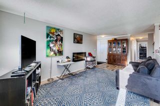 Photo 2: 8 Woodborough Crescent SW in Calgary: Woodbine Detached for sale : MLS®# A2105085