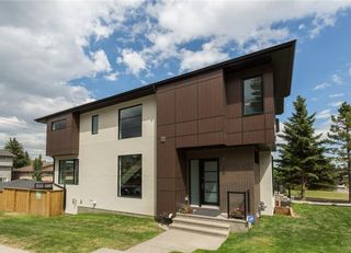 Photo 2: 2880 19 Street SW in Calgary: South Calgary House for sale : MLS®# C4121989