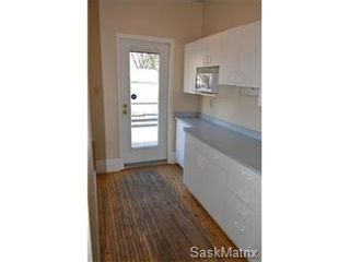 Photo 6: 211 Clarence Avenue South in Saskatoon: Varsity View Single Family Dwelling for sale (Saskatoon Area 02)  : MLS®# 419269
