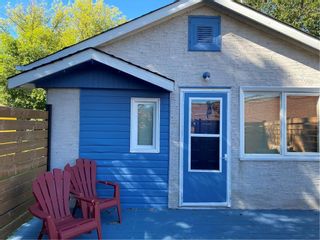 Photo 1: 10 JOHNSON Avenue: Lac Du Bonnet Residential for sale (R28)  : MLS®# 202226281