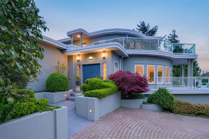 FEATURED LISTING: 3491 MAYFAIR Dr Saanich