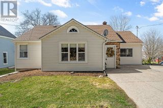 Photo 2: 36 BOND STREET E in Kawartha Lakes: House for sale : MLS®# X8228532