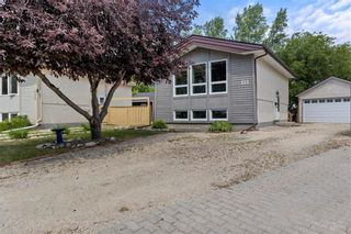 Photo 2: 133 Laurent Drive in Winnipeg: St Norbert Residential for sale (1Q)  : MLS®# 202319735