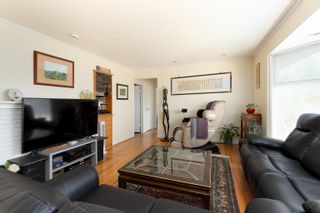Photo 5: 912 WENTWORTH Avenue in North Vancouver: Forest Hills NV House for sale : MLS®# R2730806