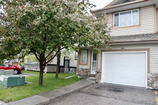 Photo 2: 35 CITADEL Point NW in Calgary: Citadel Row/Townhouse for sale : MLS®# A1230164