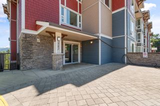 Photo 2: 211 2242 WHATCOM Road in Abbotsford: Abbotsford East Condo for sale in "Waterleaf" : MLS®# R2800197