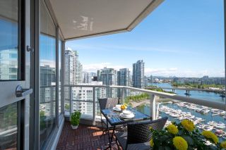 Photo 4: 2105 1201 MARINASIDE Crescent in Vancouver: Yaletown Condo for sale (Vancouver West)  : MLS®# R2884905