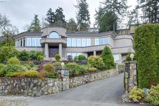 Main Photo: 1087 Totemwood Lane in VICTORIA: SE Broadmead House for sale (Saanich East)  : MLS®# 777609